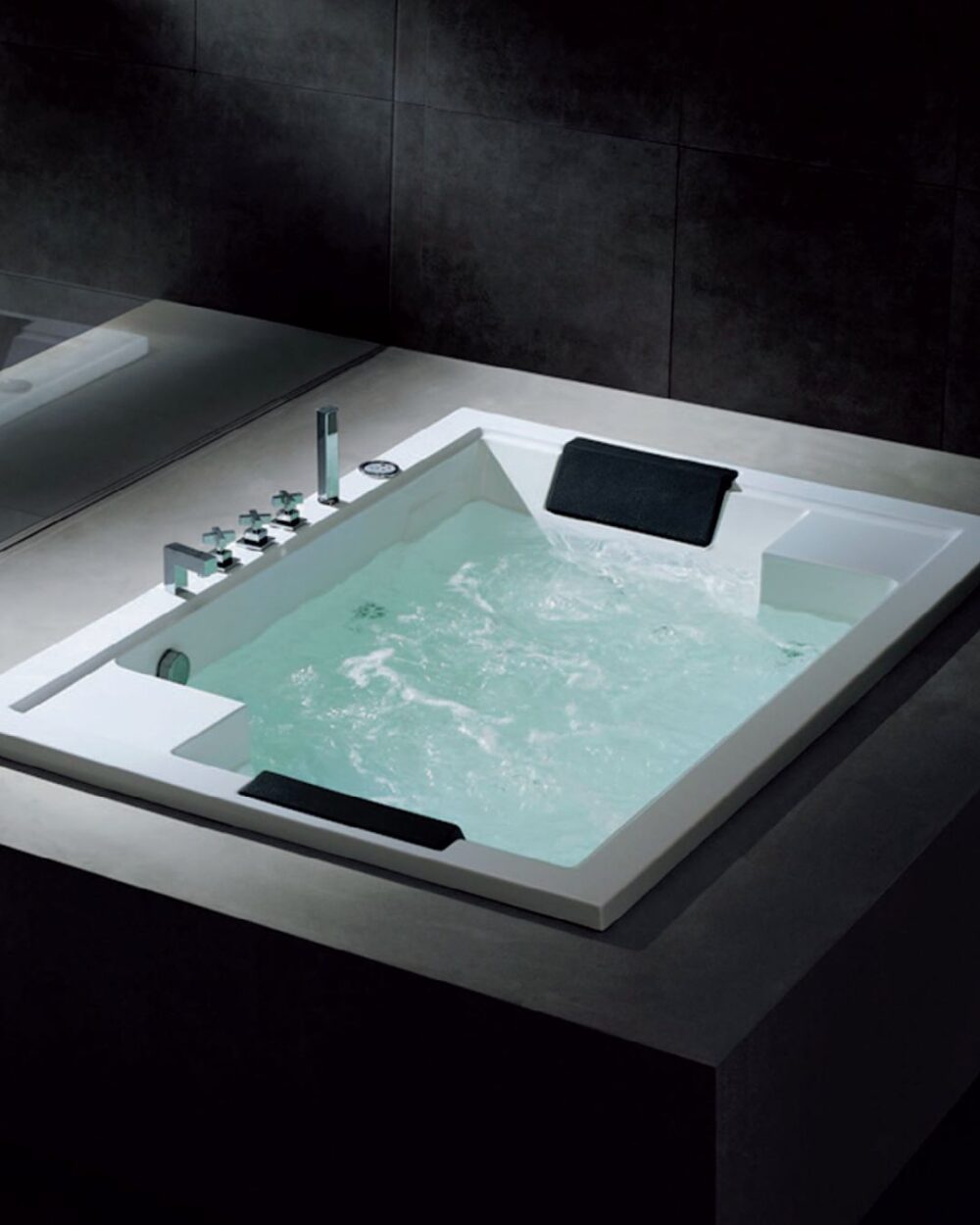Vasca idromassaggio 214